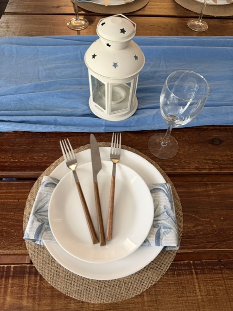Coastal Picnic Setup for 6 guests - FOR SALE - Image 2